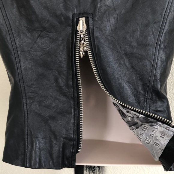 Royal Underground Size XS Leather and Fur Vest - Picture 10 of 16